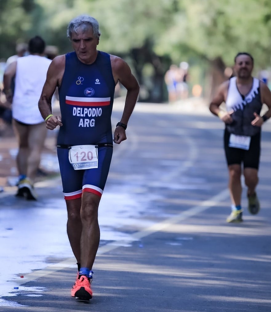 "El Triatlón Internacional Vendimia es una prueba fundacional y somos tres en Mendoza los que hemos corrido las 37 ediciones; el año que viene van a ser 40 años de continuidad, y no hay ninguna carrera de triatlón que haya permanecido cuatro décadas desde que se iniciaron en nuestro país", detalla Delpodio