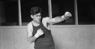 Firpo, en un momento de la preparación de la pelea con Dempsey